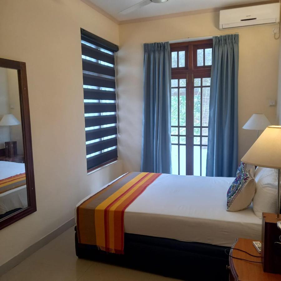 Crown Hills Kandy Inn 外观 照片