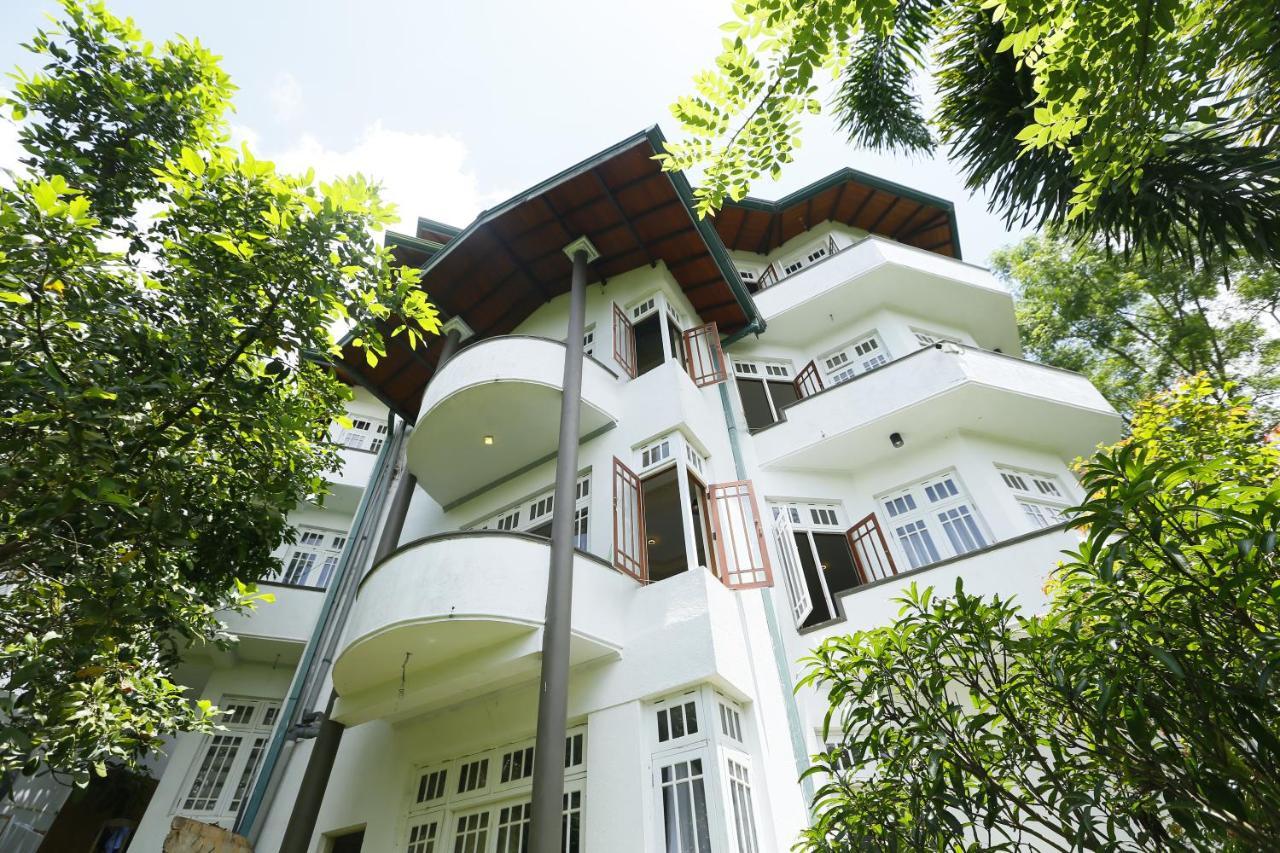 Crown Hills Kandy Inn 外观 照片