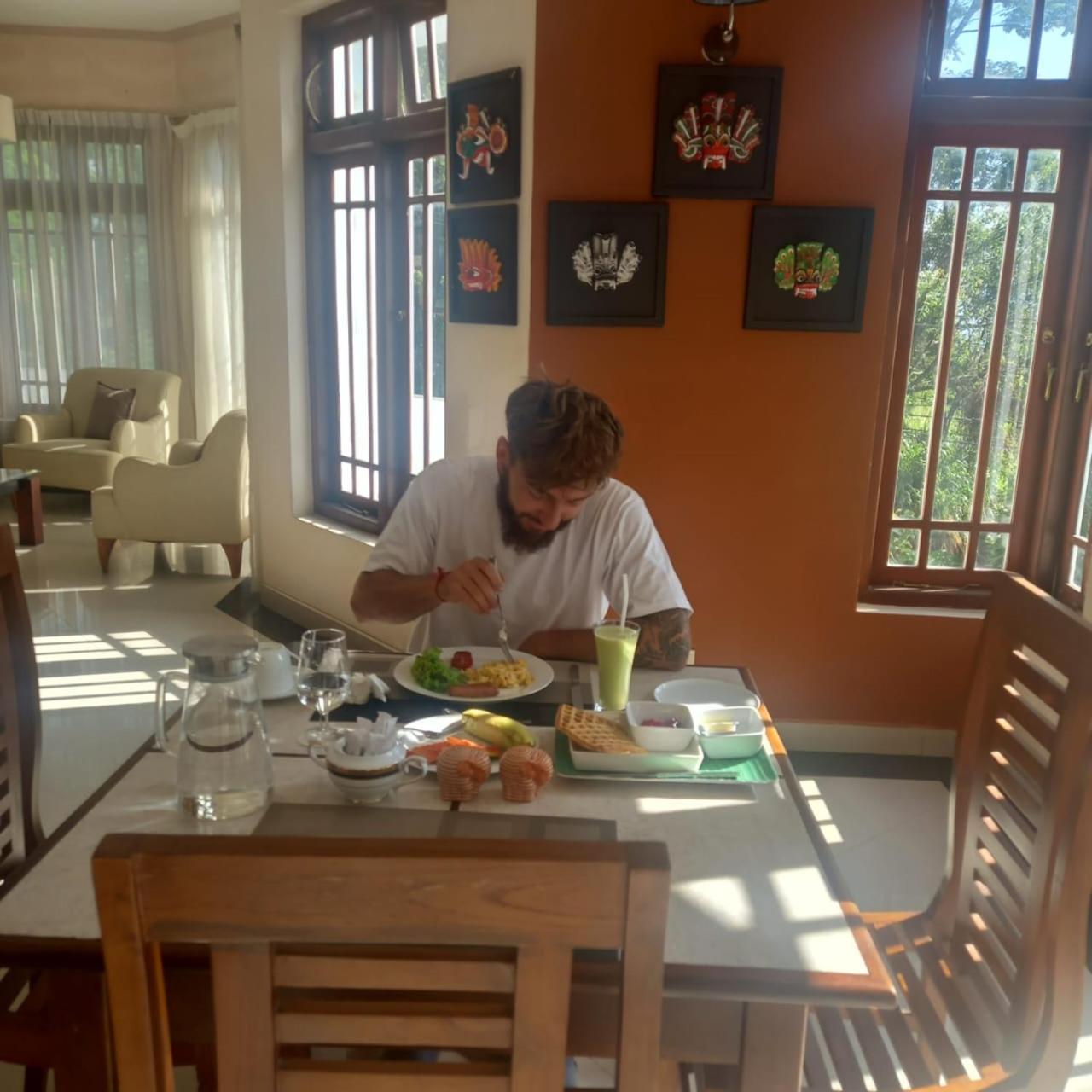 Crown Hills Kandy Inn 外观 照片