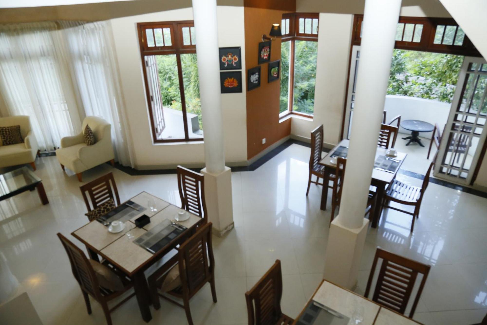 Crown Hills Kandy Inn 外观 照片