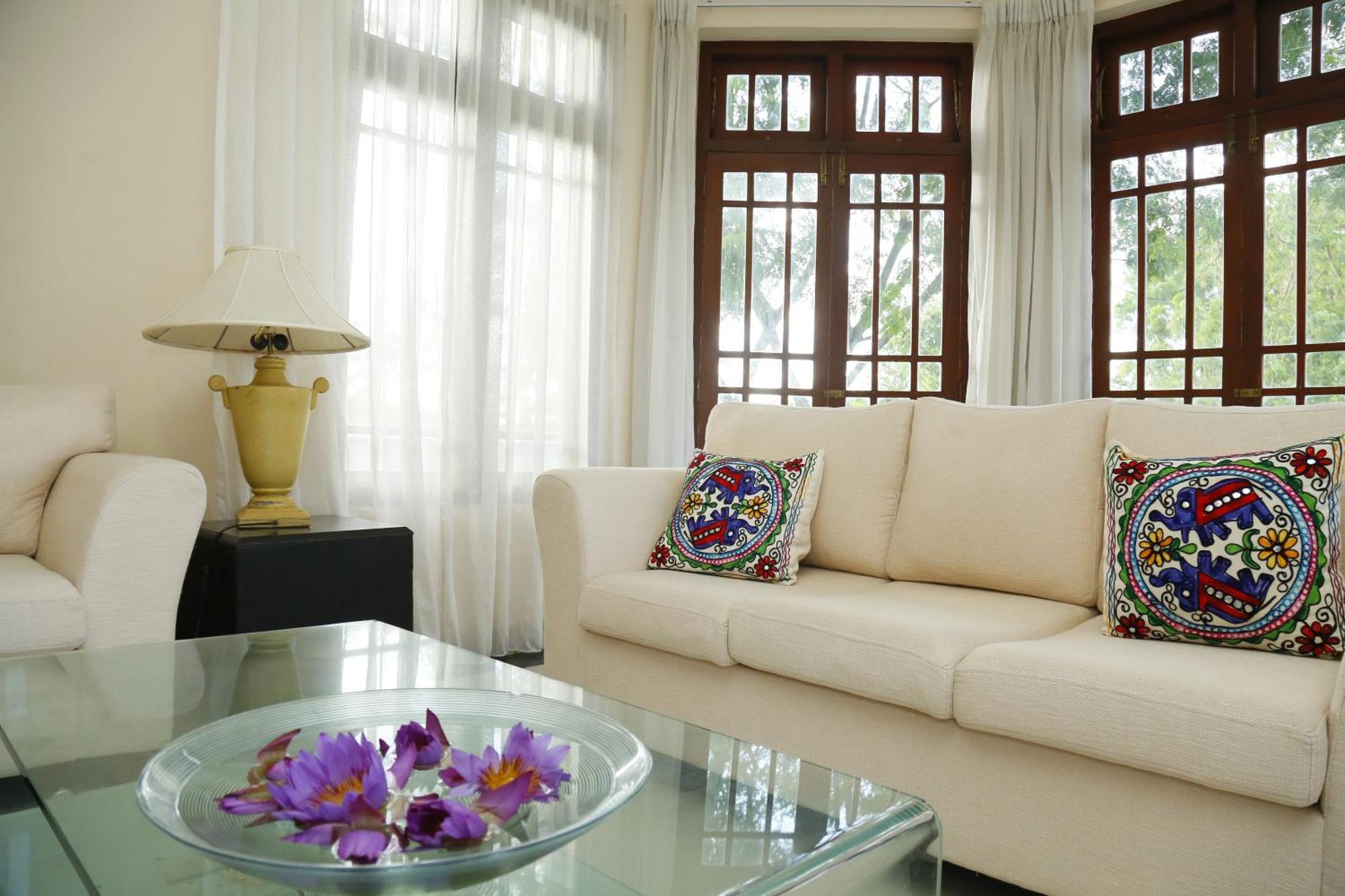 Crown Hills Kandy Inn 外观 照片